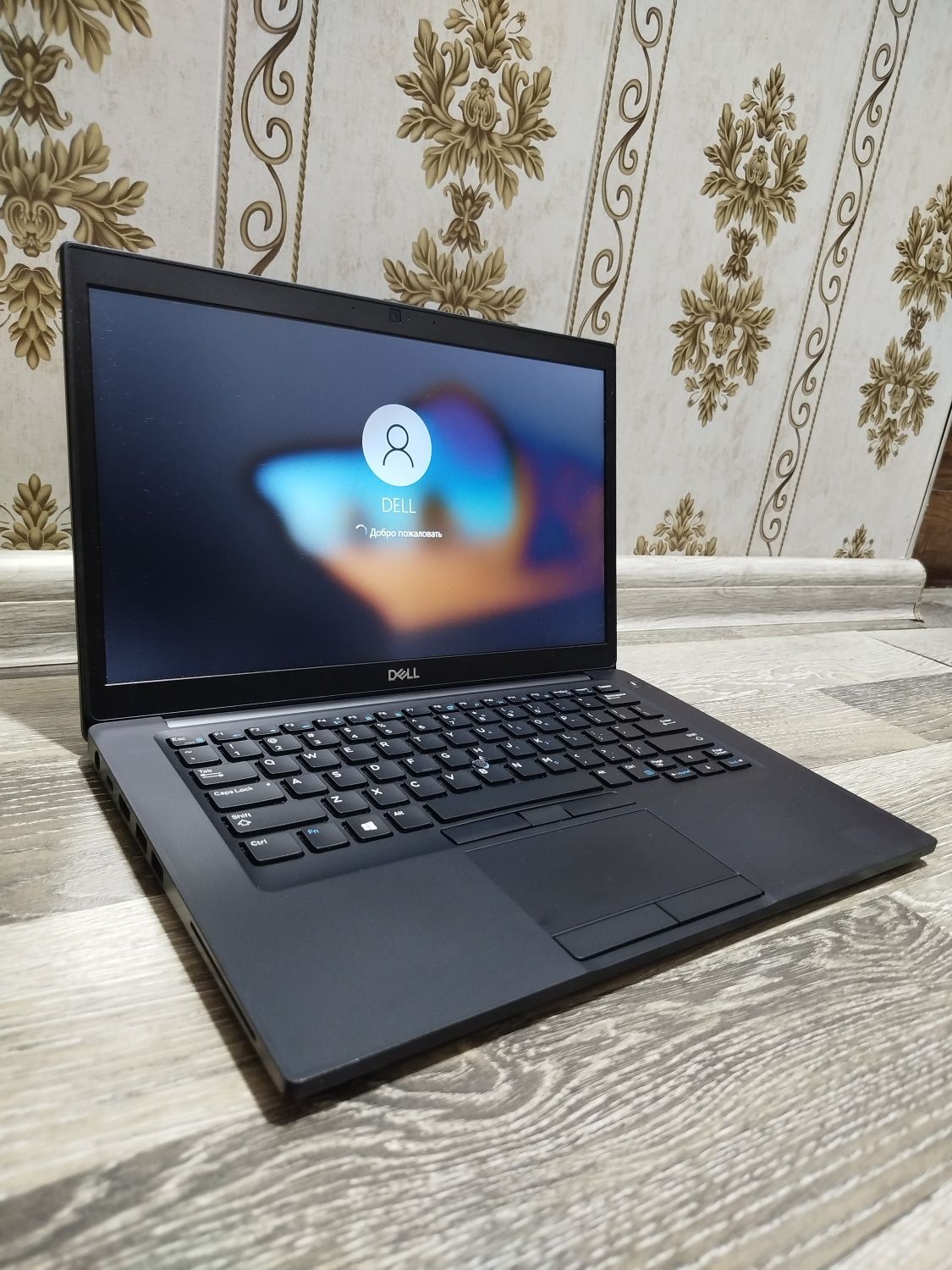 Dell. Intel core i7-8650U 8/256gb IT ofis ishlari va o'qish uchun ajoy