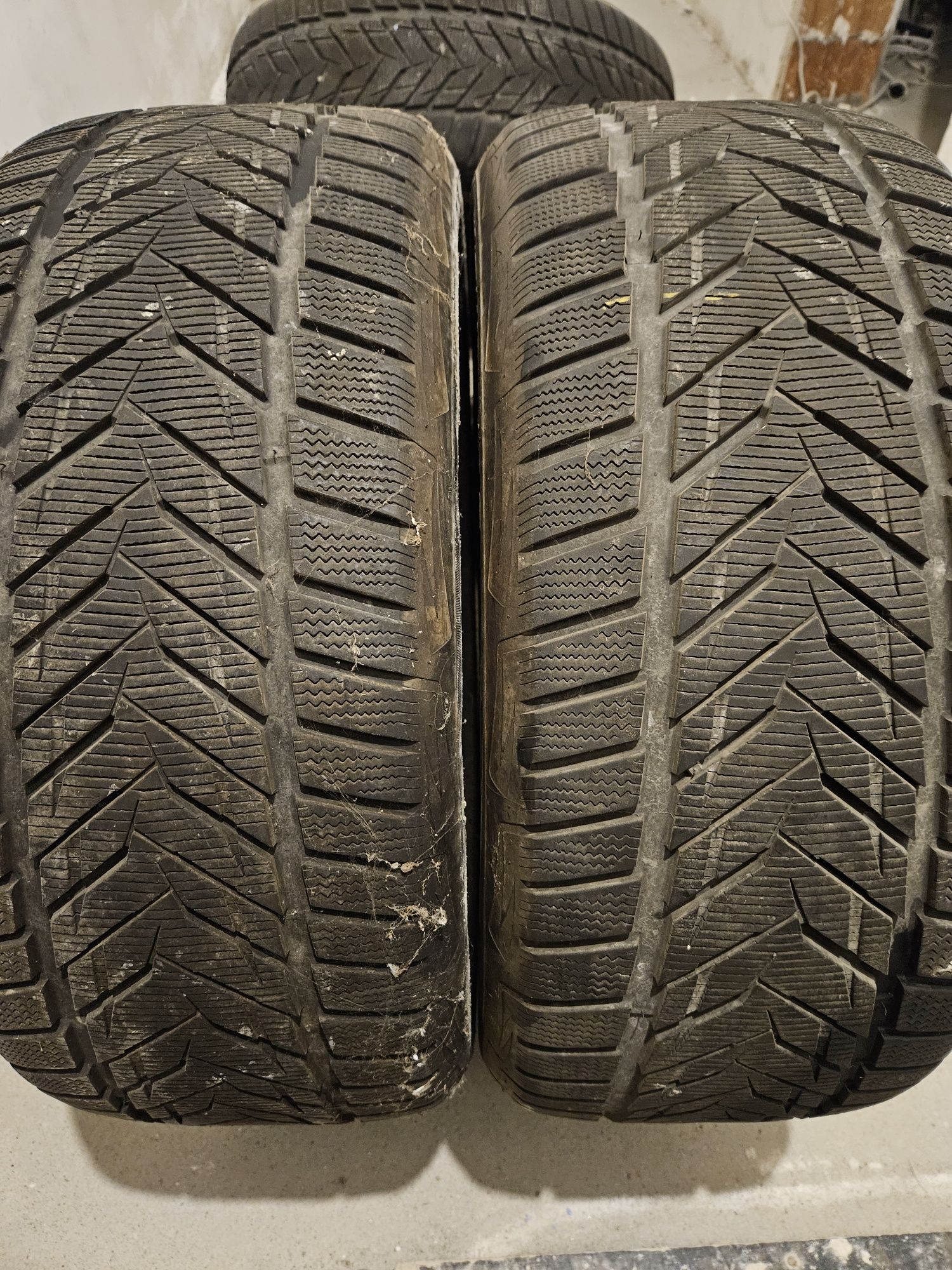 4бр. Зимни гуми Vredstein Wintrack Extreme S 275 40 20