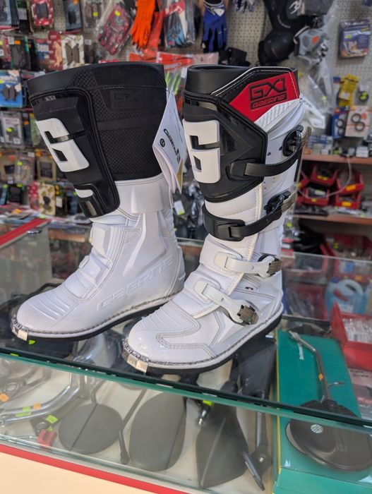 Ботуши Гарне 42 номер,нови