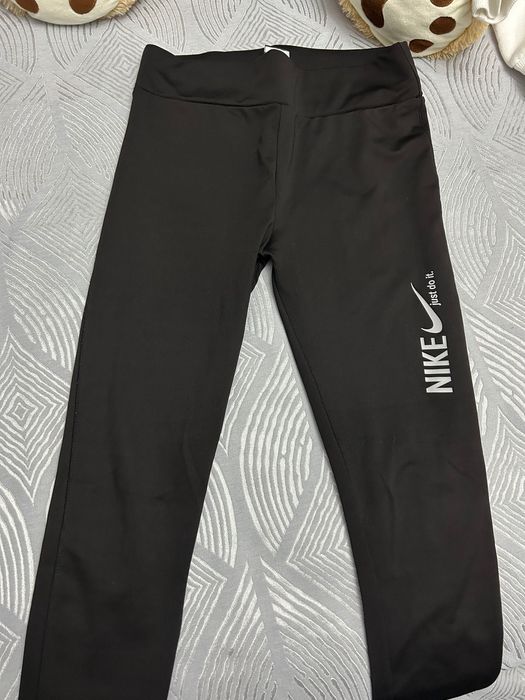 Дрехи от 8 до 30 лв.