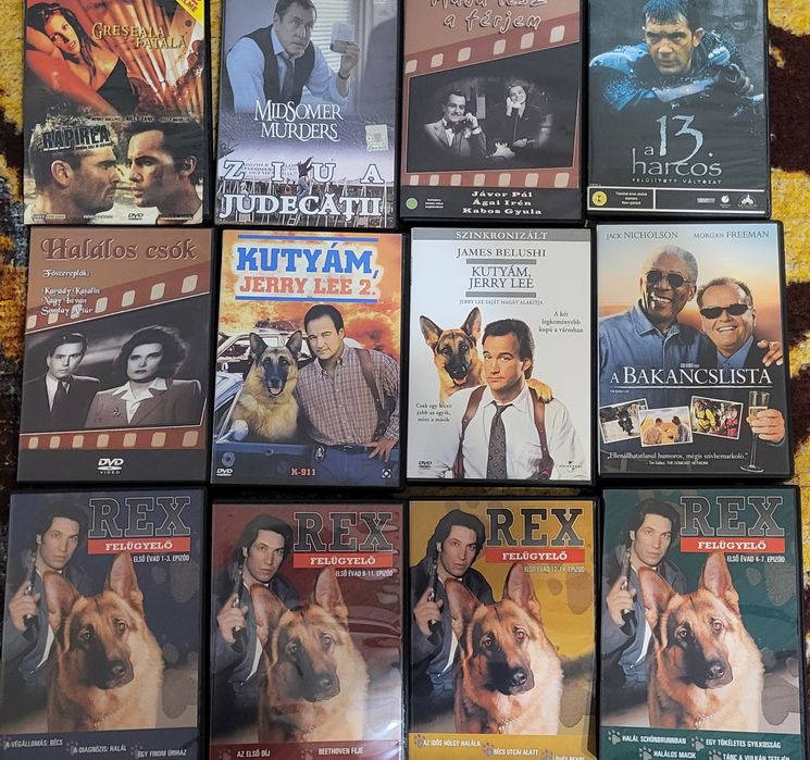 Vând filme format DVD