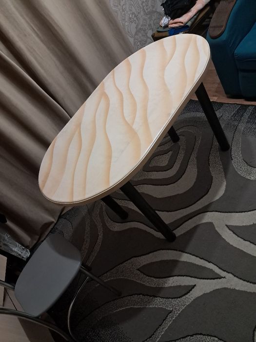 Продам стол кухонный