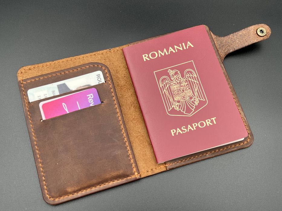 Vand portofel/husa/toc din piele crazy horse pentru pasaport