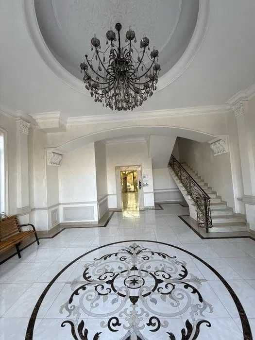 White House 3 комнатная Ш.Руставели, ЕВРО ремонт Люкс, кадастр есть