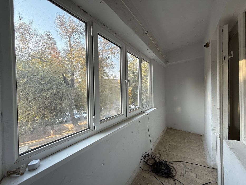 Продаётся вторичка 2/2/5 На: Ц-1 Ул. Истикбол 80м2 без ремонт