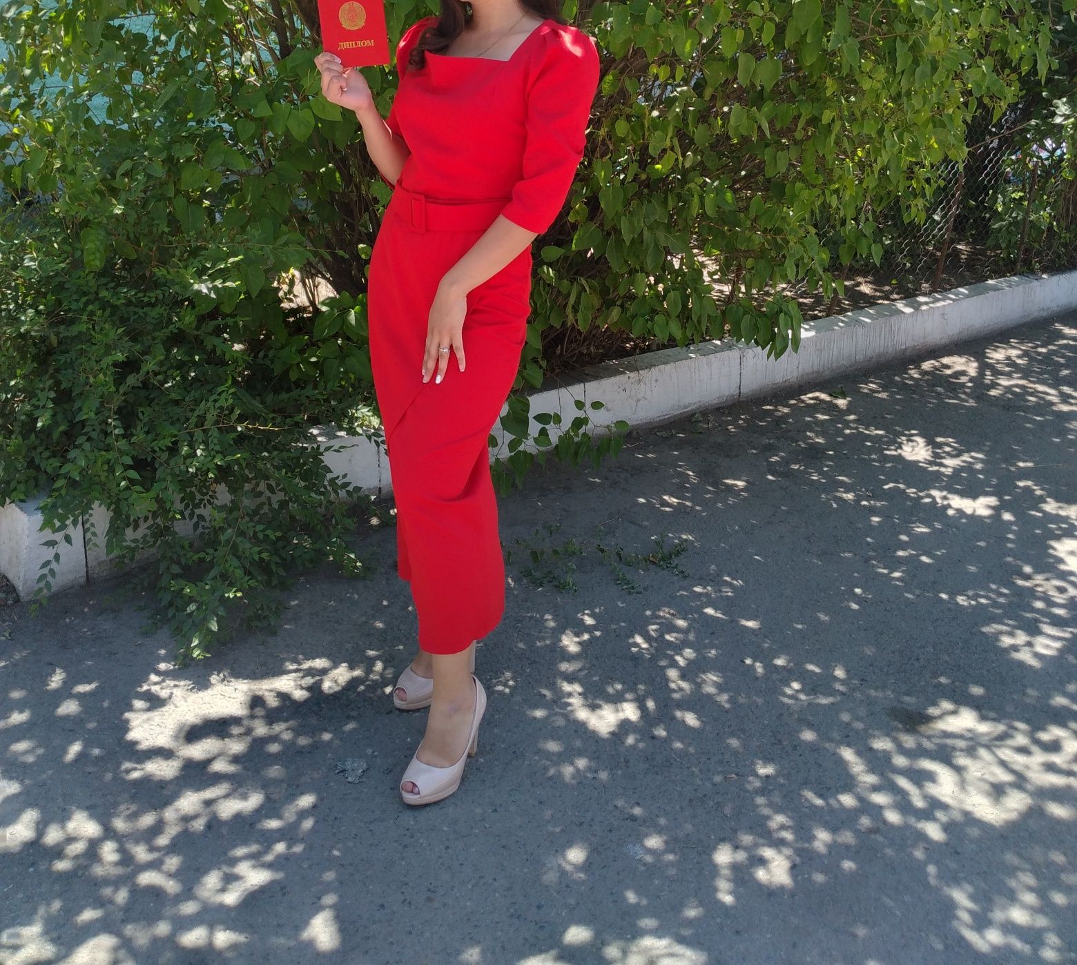 Платье красное.      ь