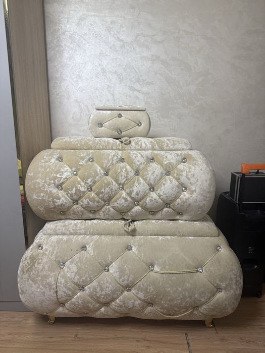 Сундук золотистый