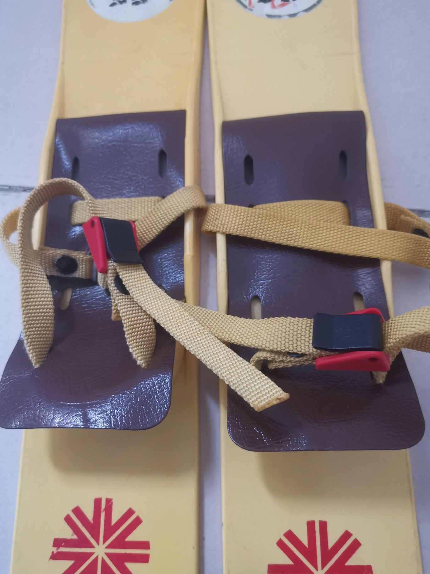 Детски ретро мини ски за обувки с връзки и щеки ЧЕХИЯ