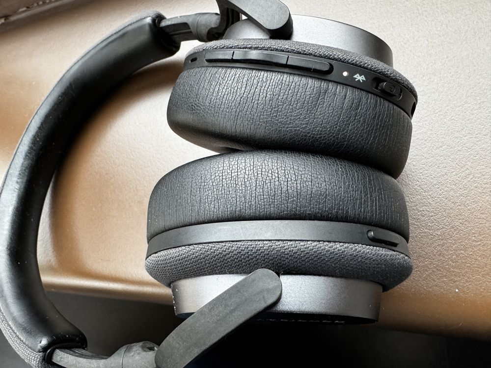 Bowers & Wilkins Px5 casca stânga nu se mai aude