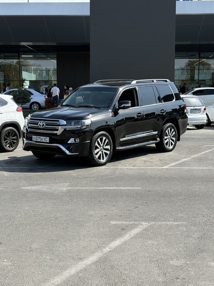 Tayota Land Cruiser 200 4.6 V8