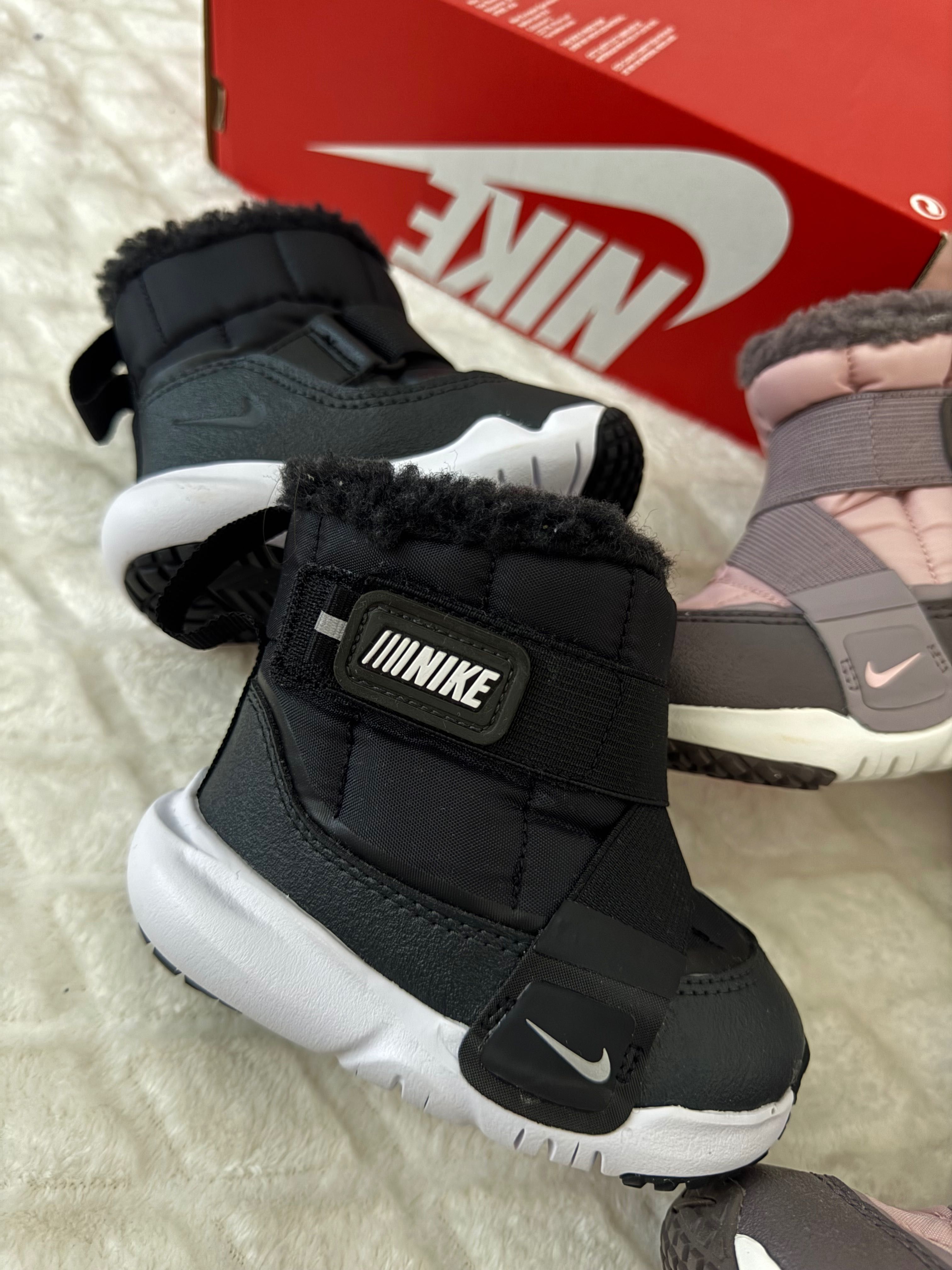 Нови детски ботушки Nike,размер: 21 и 23.5
