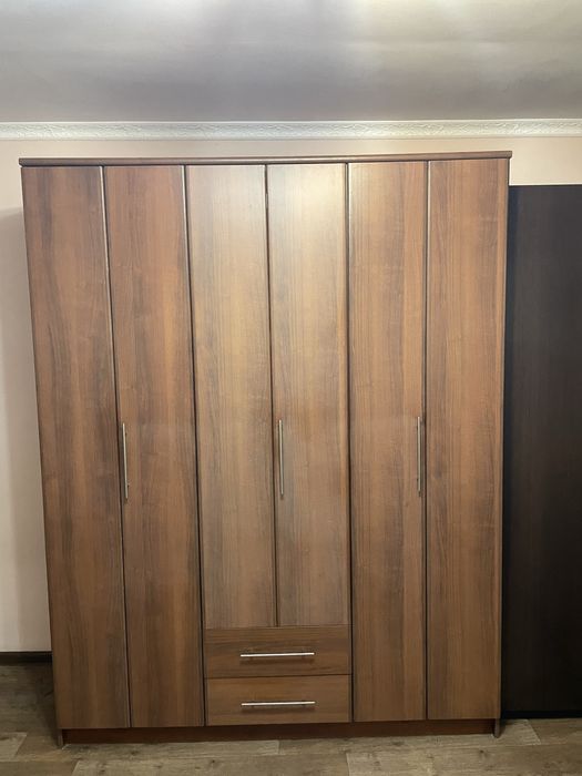 Продается шкаф (шифоньер)