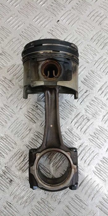 Бутало Mitsubishi Pajero 3.2DiD 2002г.