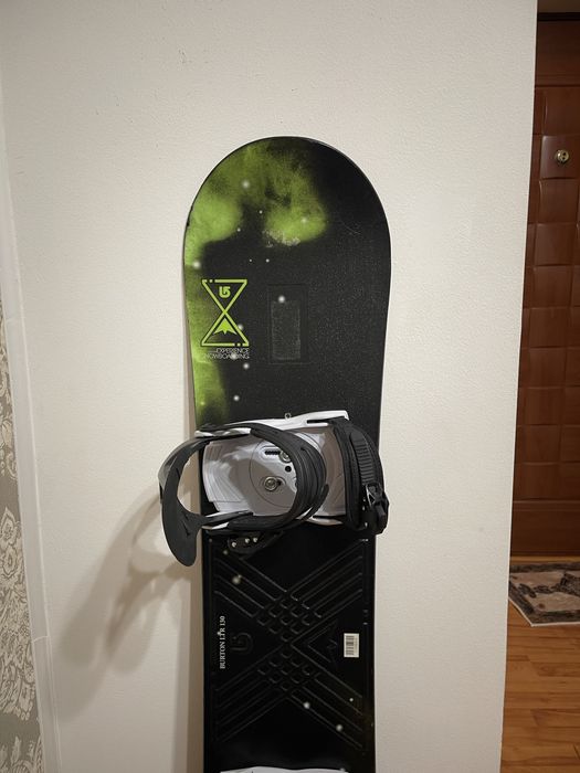 Placa snowboard burton 134 cm cu legaturi