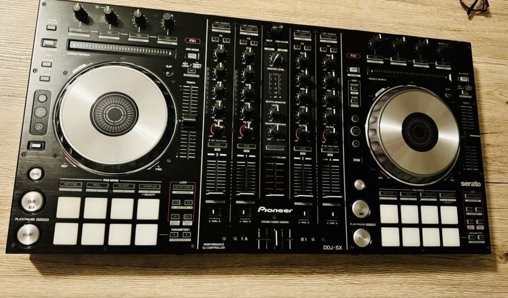 Pioneer DDJ-SX, Consola Profesionala DJ, perfecta pentru evenimente