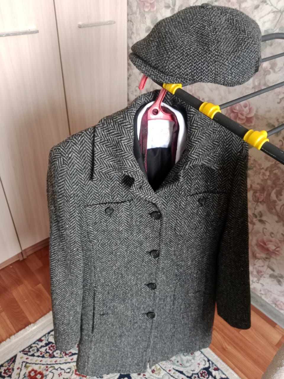 Продам Пальто  и Щапка
