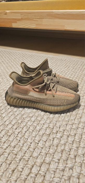 Adidas Yeezy Boost 350 V2 Sand Taupe.