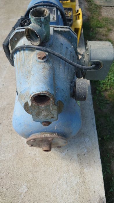 vând vas hidrofor cu motor-  furtun -presostat