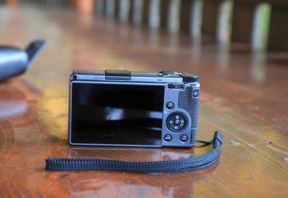Продавам Ricoh GR3 street edition