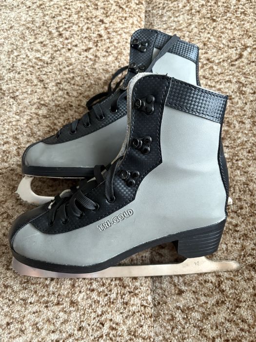 Коньки фигурные в отличном состоянии