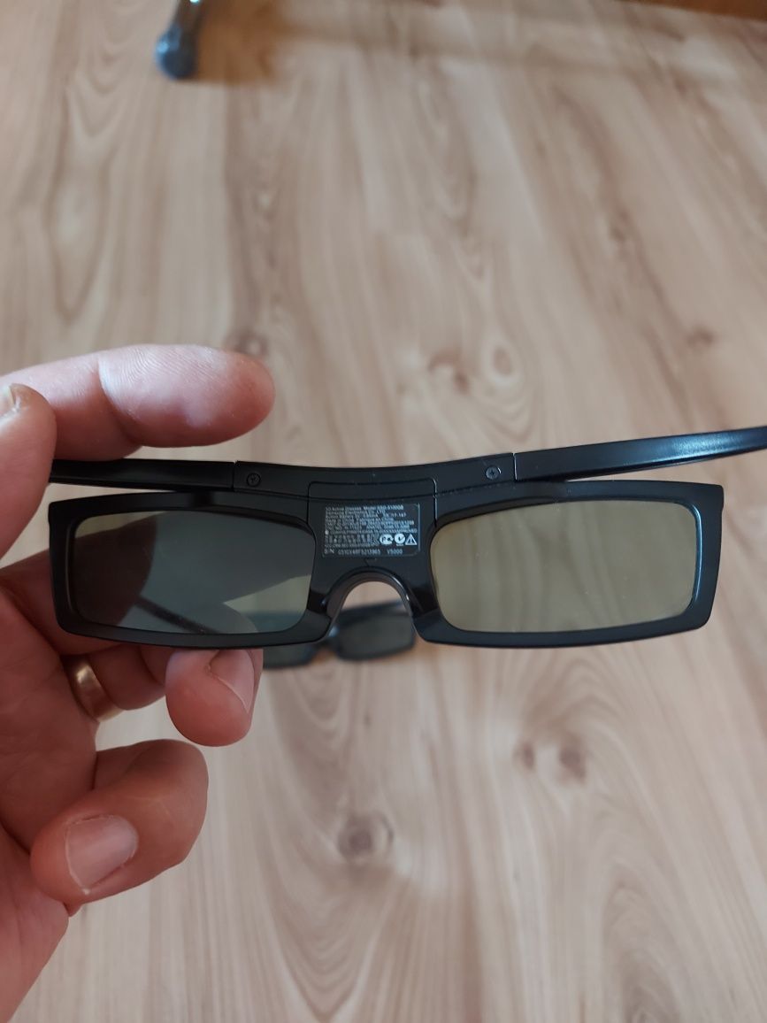 Vând ochelari 3D Samsung TV
