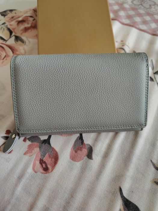 Ново дамско портмоне от естествена кожа