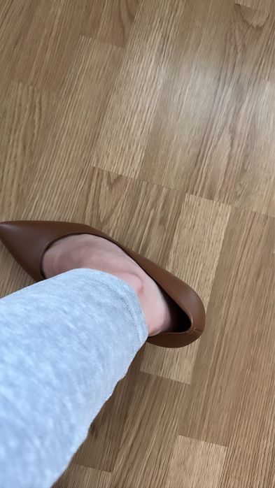 Pantofi maro cu toc Calvin Klein Mărimea 41