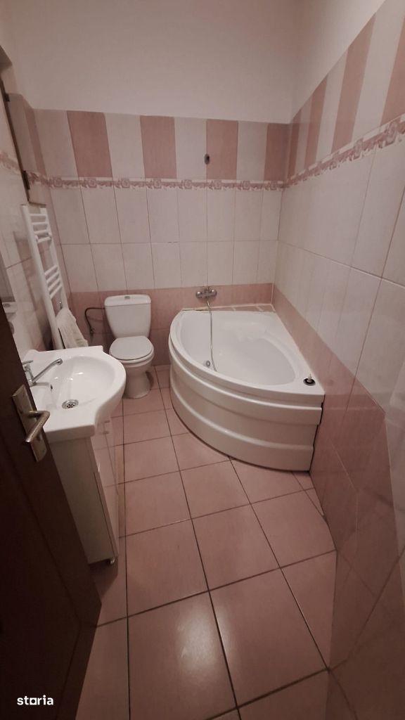 apartament la casa living , 2 dormitoare 2 bai sararie lic eminescu