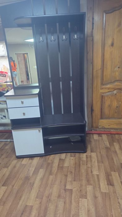 Прихожая продам в хоршем состянии