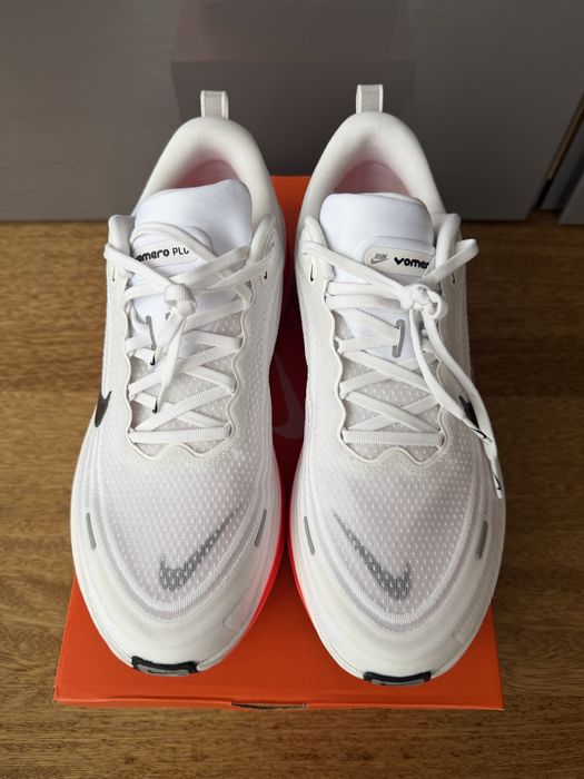 Нови Оригинални маратонки NIKE VOMERO 18 PLUS IT47,5