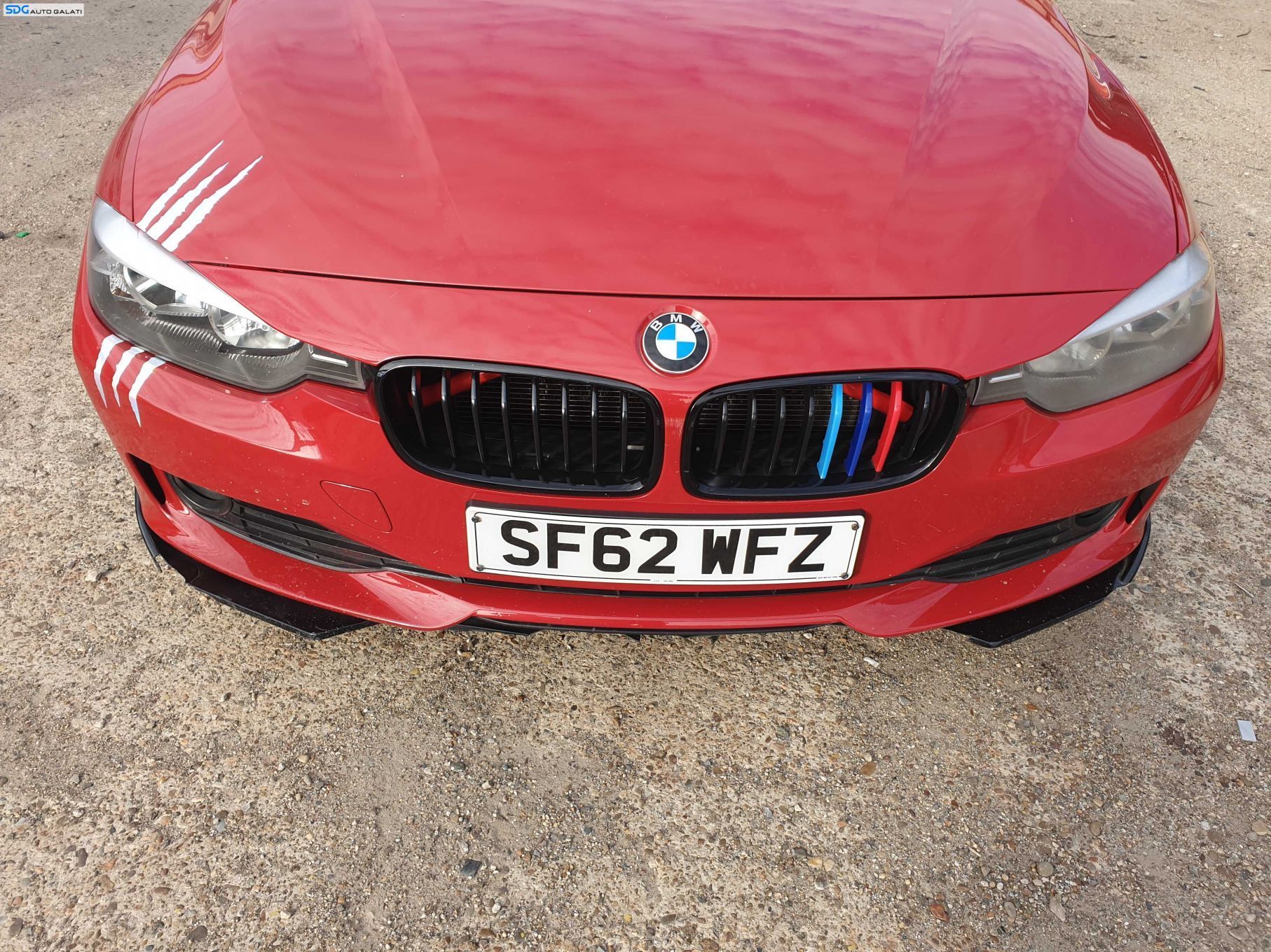 Bara Spoiler Fata cu Locas Senzori de Parcare BMW Seria 3 F30 F31 NFL Non Facelift 2011 - 2014 Culoare A75 Melbourne Red Metallic [K1122]