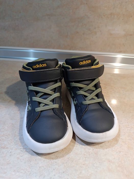 Зимни обувки за момче Adidas #26, 16.5 см стелка