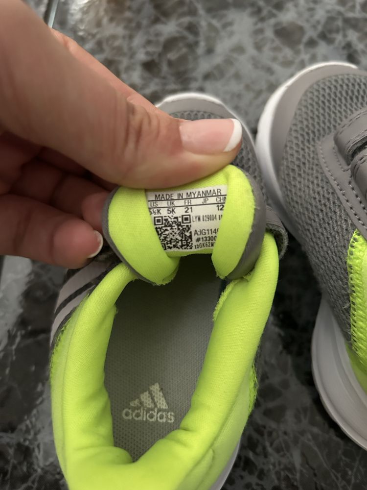 Маратонки Adidas