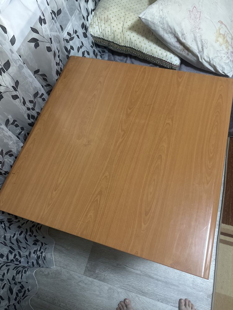 Продам стол в хорошем состоянии.