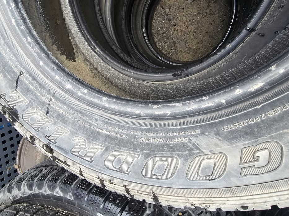 Всесезонни гуми 215 70 16 4бр