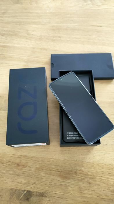 Motorola RAZR 40 Ultra 8+256Gb.