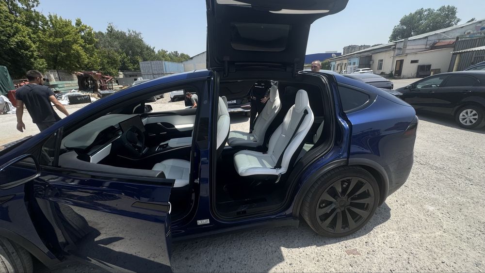 Продаётся Tesla model X plaed 1024 Л.С 2022 год выпуска .