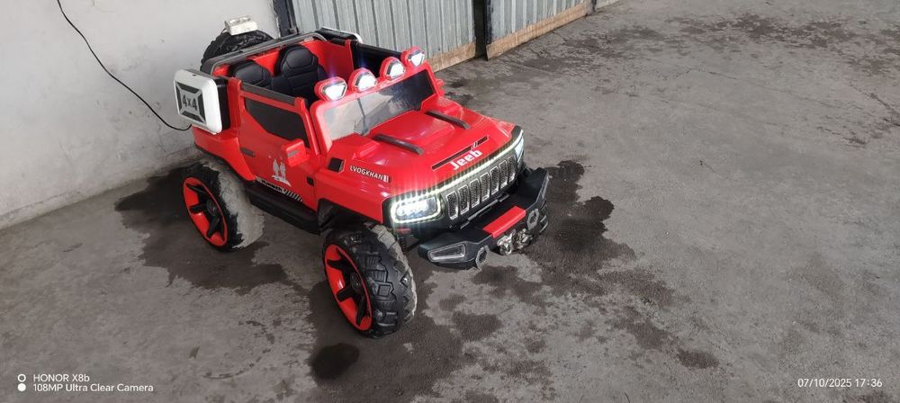 Bolalar uchun mashina yangiday