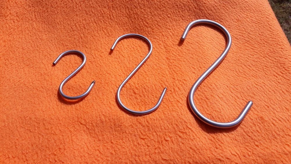 Carlige inox incepand de la 2,5 lei