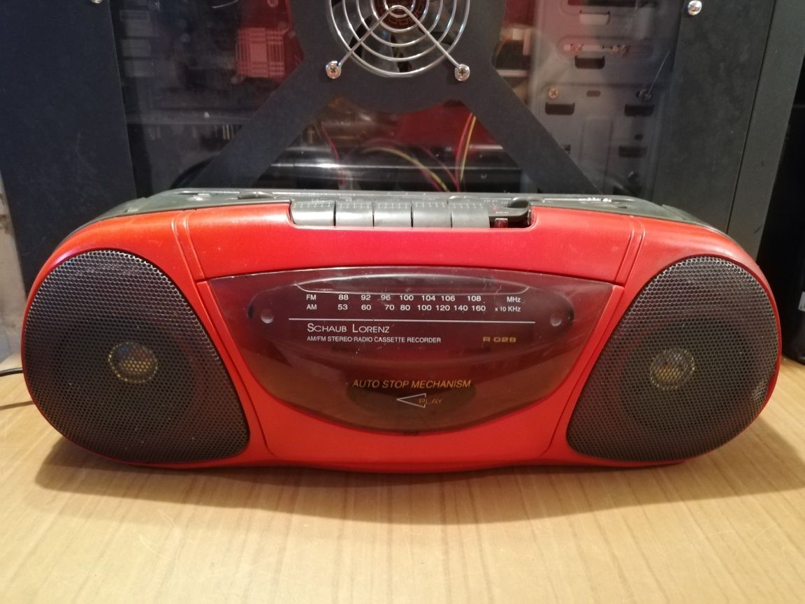 Radio casetofon portabil vintage Schaub Lorenz anii 90