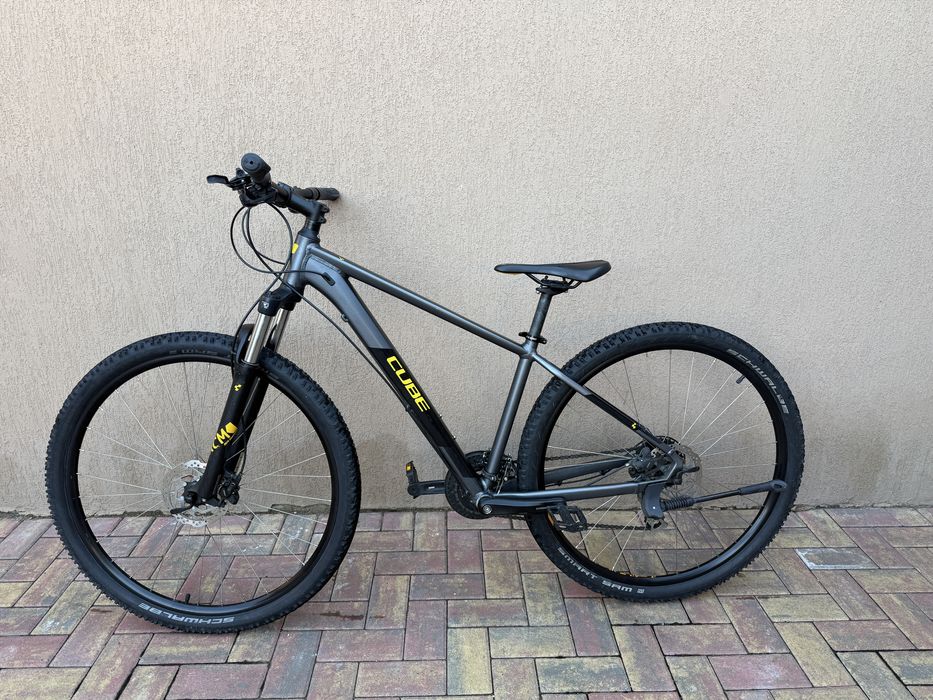 Bicicleta cube aim race  29