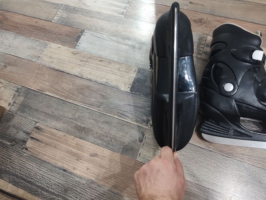 Vând patine gheata bărbătești