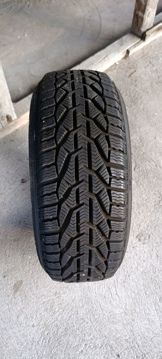 Продавам ЗИМНИ ГУМИ (чифт)