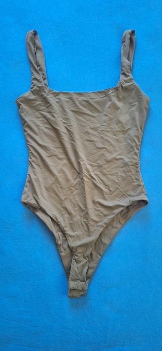 Дамски топове и тениски