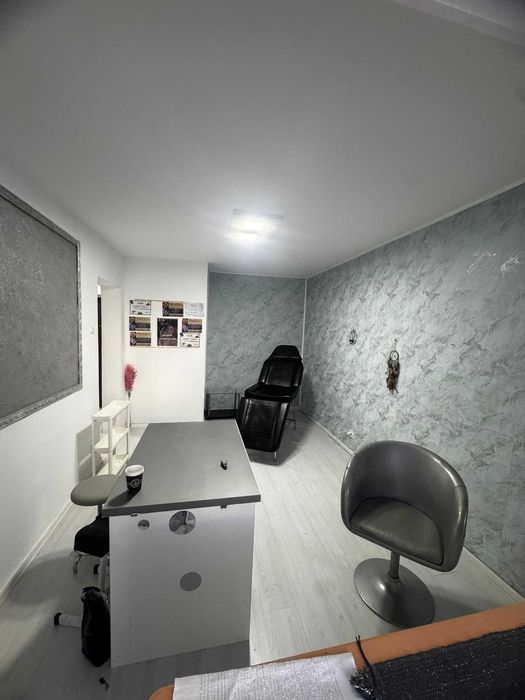 Pretabil birou / cabinet - la bulevard - parter - PROPRIETAR