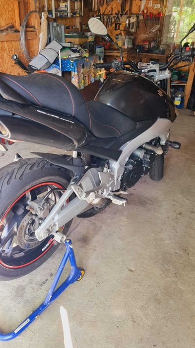Suzuki GSR 600 (2007) – 76.000 km, topcase inclus, 2.000 € fix