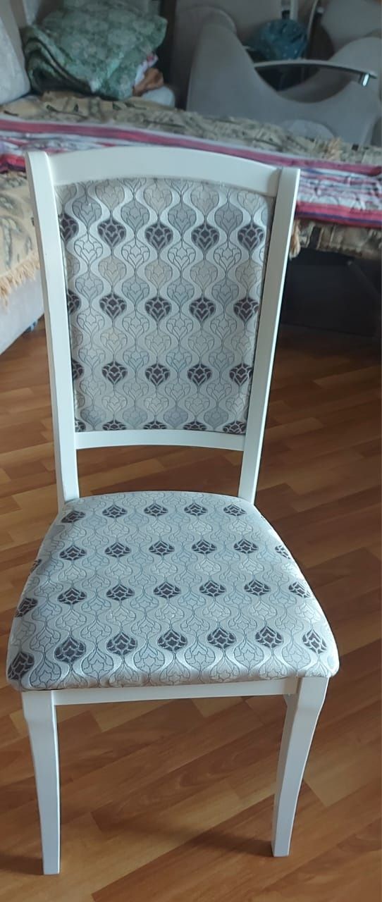 Стулья со спинкой