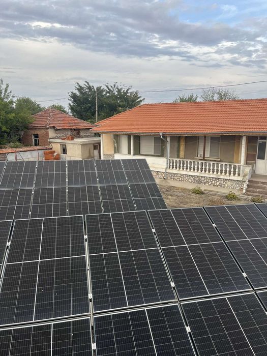 Къща с дворно място