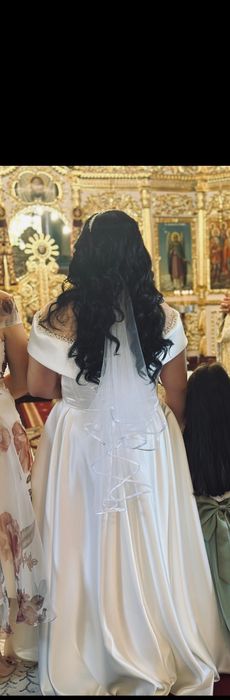 Rochie de mireasă din satin cu perle