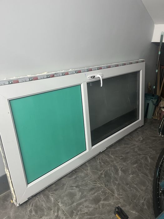 Продам пластиковый дверь